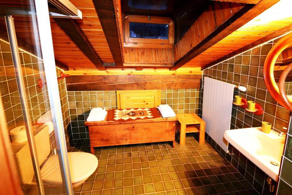 Everest Saas-Fee Bagian luar foto
