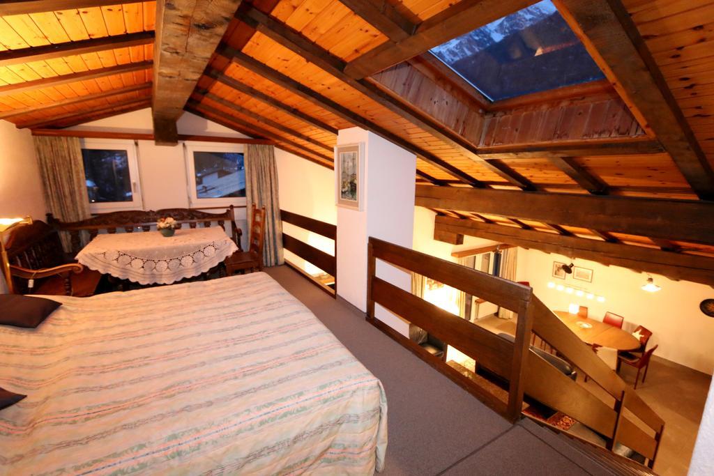 Everest Saas-Fee Bagian luar foto
